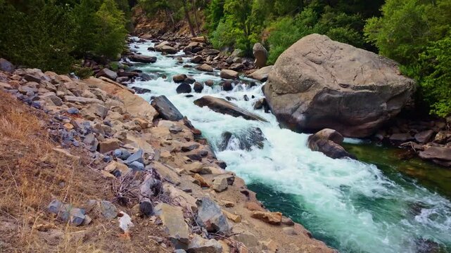 Kings River winds through the panoramic landscape of Kings Canyon National Park