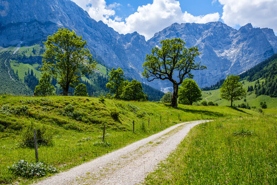 famous valley in austria - alpe eng