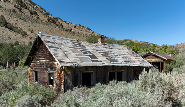 Abandoned mining shacks near Star Mine in Nevada