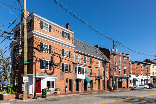 old historic brick houses from the 19th century still nowadays serve as cheap lofts for local people in Portsmouth