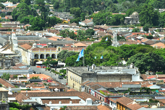 Vista del parque central en la Antigua Guatemala, fotograf&iacute;a tomada desde el cerro de la cruz.
