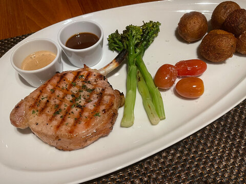 grilled steak with vegetables