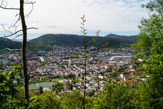 Die norwegische Stadt Bergen aus der Perspektive des Floyen