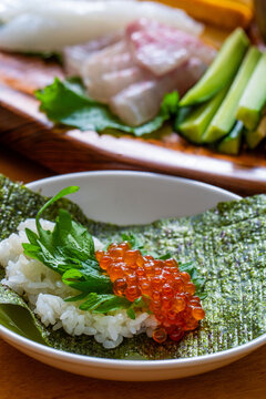 和食、巻きずしのイクラ