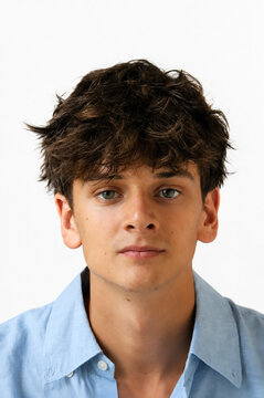 RAGAZZO IN CAMICIA AZZURRA	
