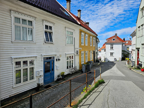 Stra&szlig;en und H&auml;user in der Altstadt von Bergen in Norwegen
