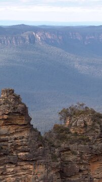 The Three Sisters Rock Formation in Blue Mountains National Park