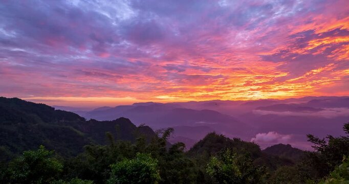 &zwnj;Mountain sunrise&rsquo;s awe-inspiring grace in time lapse