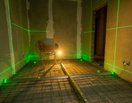 Preparaci&oacute;n del espacio para la colocaci&oacute;n de piso con sistema de l&aacute;ser en el ambiente de construcci&oacute;n