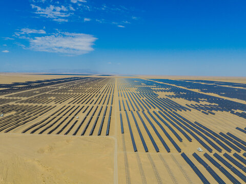 Solar photovoltaic panels; desert photovoltaics; new energy
