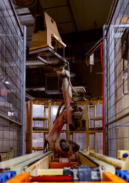 Large-scale factory robotic arm assembly line