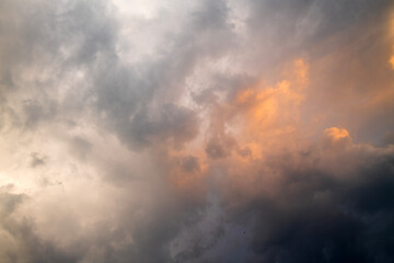 Fototapeta premium Dramatic Overcast Sky with Dark Storm Clouds Background