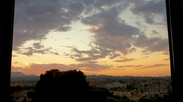 Vista del atardecer desde la ciudad de elche alicante espa&ntilde;a