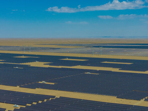 Solar photovoltaic panels; desert photovoltaics; new energy
