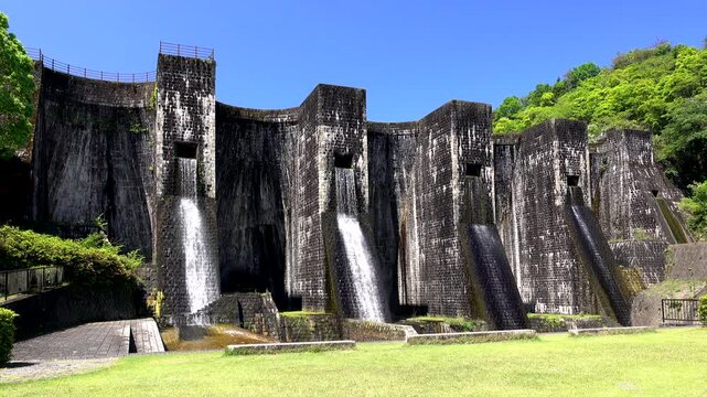 豊稔池堰堤