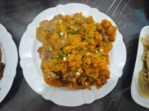 Steamed Pumpkin Dish with Minced Meat