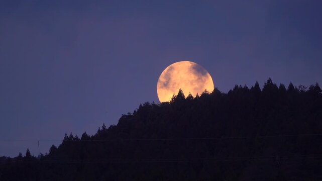 月の入り（月没）　満月