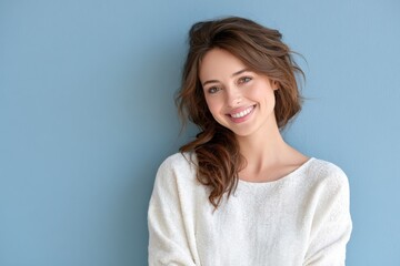 Obraz premium Warm smile radiates from a young woman