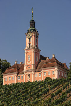 Wallfahrtskirche Birnau &uuml;ber den Weinbergen am Bodensee, Blick vom Bodensee-Radweg