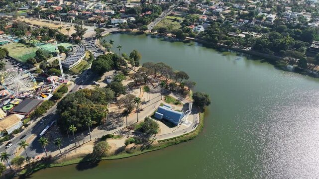 Vista a&eacute;rea da lagoa da pampulha em belo horizonte, minas gerais.