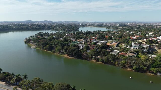 Vista a&eacute;rea da lagoa da pampulha em belo horizonte, minas gerais.