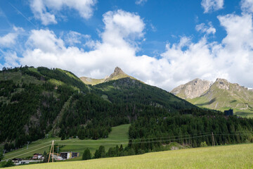 Fototapeta premium Die Blauspitze und Seilbahn Blauspitz bei Kals am Großglockner in den Hohen Tauern