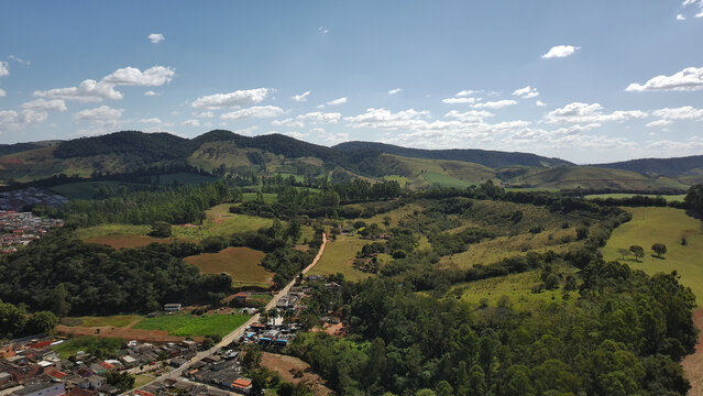 Vale com Montanhas,
Sul de Minas, Mg
Brasil