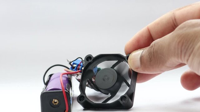 CPU cooler fan connected to battery and pwm speed controller board working demo