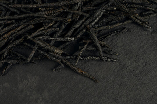Kuding spear tea displayed on a flat surface during a tea preparation session