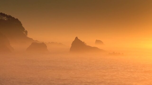 沢尻海岸の朝と海霧