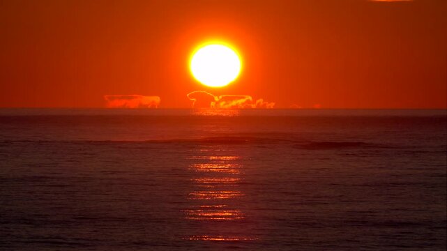 日の出と太平洋