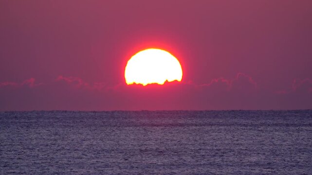 日の出と太平洋