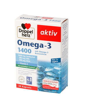 Doppelherz omega-3 1400 fish oil supplement box on a transparent background