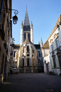 Rear part (the apse and the bell tower) of the Church of Notre-Dame de Dijon (&Eacute;glise Notre-Dame de Dijon)