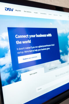 Mexico city, mexico, 03 09 2026, dsv logistics website connecting business globally on display