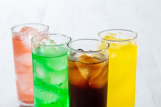 ソフトドリンク、多種類の炭酸ソーダ、フリードリンク