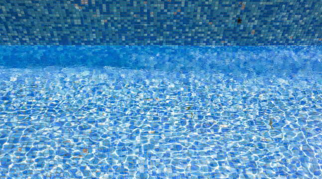 Piscine bleue 