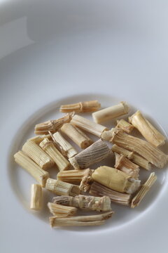 imperata cylindrica - cogongrass root - baimaogen