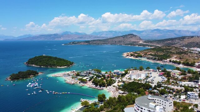 Ujęcie z drona plaża morze ksamil