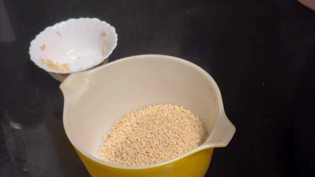 Putting urad dal in water