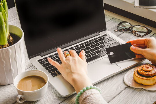 concept girl online shopping with laptop mock up
