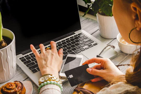 concept girl online shopping with laptop mock up