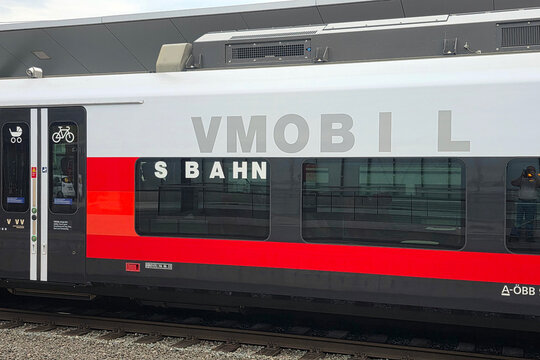 S-Bahn der &Ouml;BB in Vorarlberg  (V Mobil )