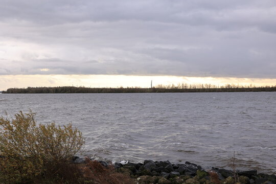 Blick auf das Ijsselmeer in der Gemeinde Urk in der Niederl&auml;ndischen Provinz Flevoland	