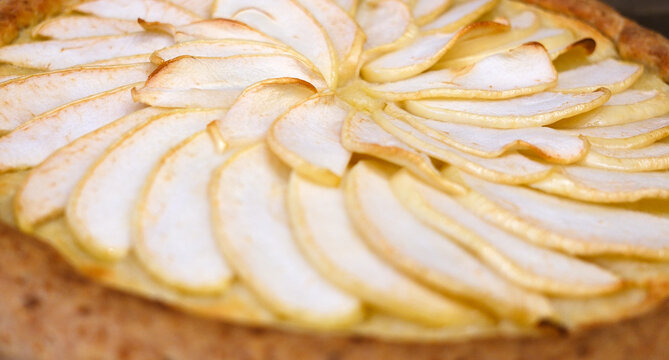 A delightful apple dessert. A classic apple pie with apples.