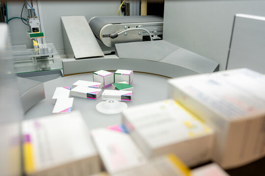 Pharmaceutical packaging machine processing medicine boxes
