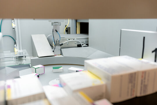 Pharmaceutical packaging machine in modern medicine production