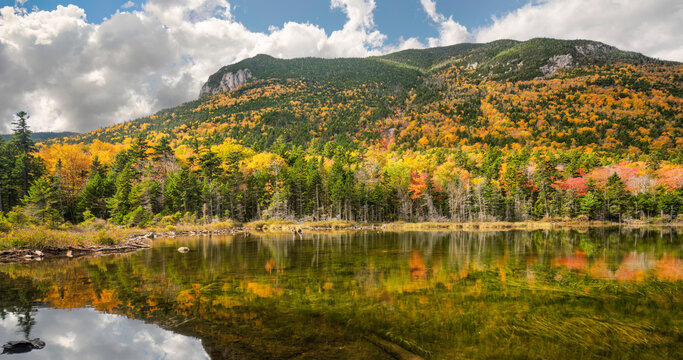 Greeley Ponds scenic area on the Kancamagus scenic highway in Autumn - New Hampshire