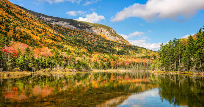 Greeley Ponds scenic area on the Kancamagus scenic highway in Autumn - New Hampshire