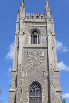 stone memorial tower and carillon known as Soldiers' Tower designed by Henry Sproatt and Ernest Ross Rolph, in Gothic Revival, completed 1924, 1927, Hart House Circle, University of Toronto